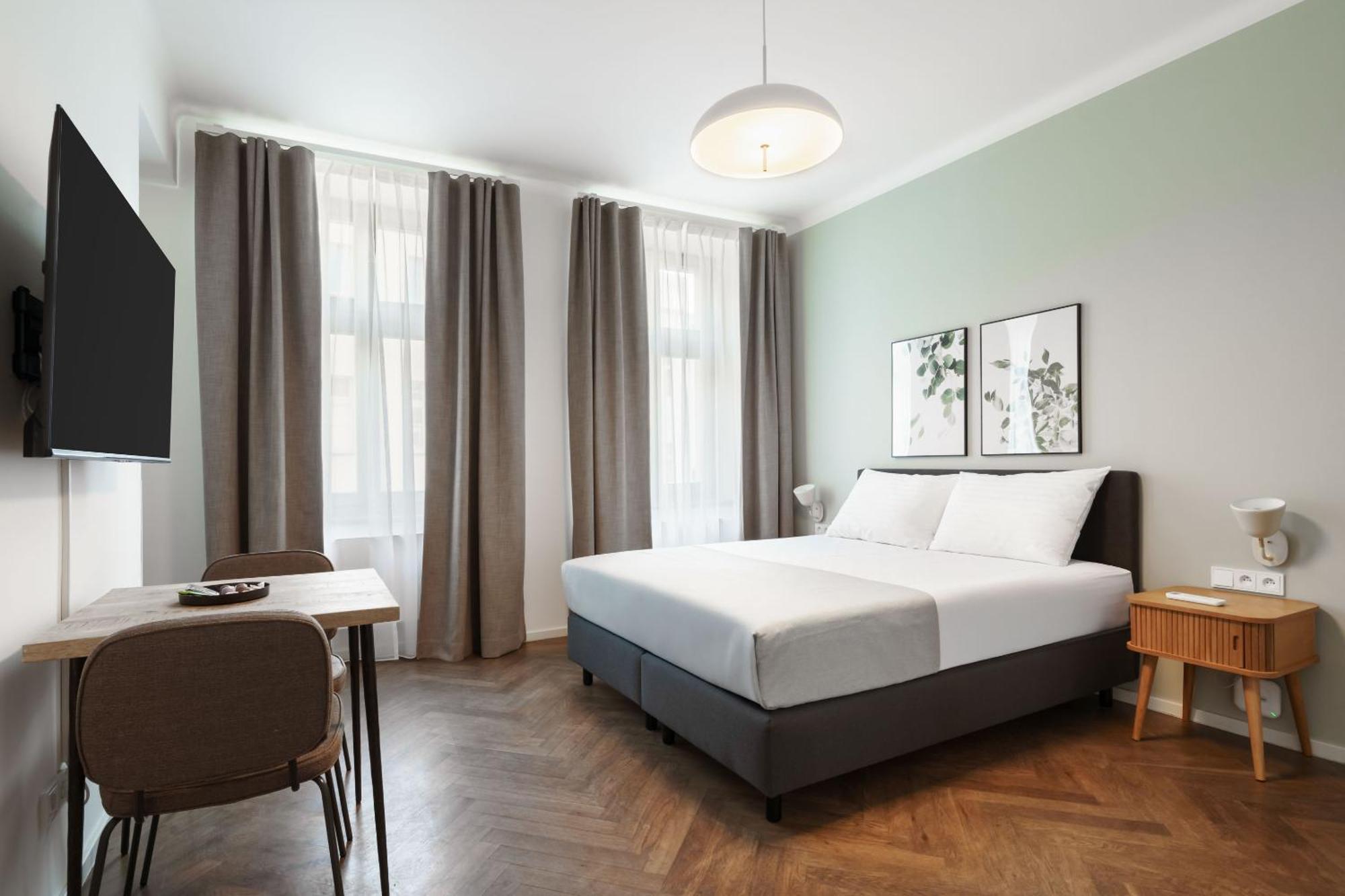 Comfort Queen Room
