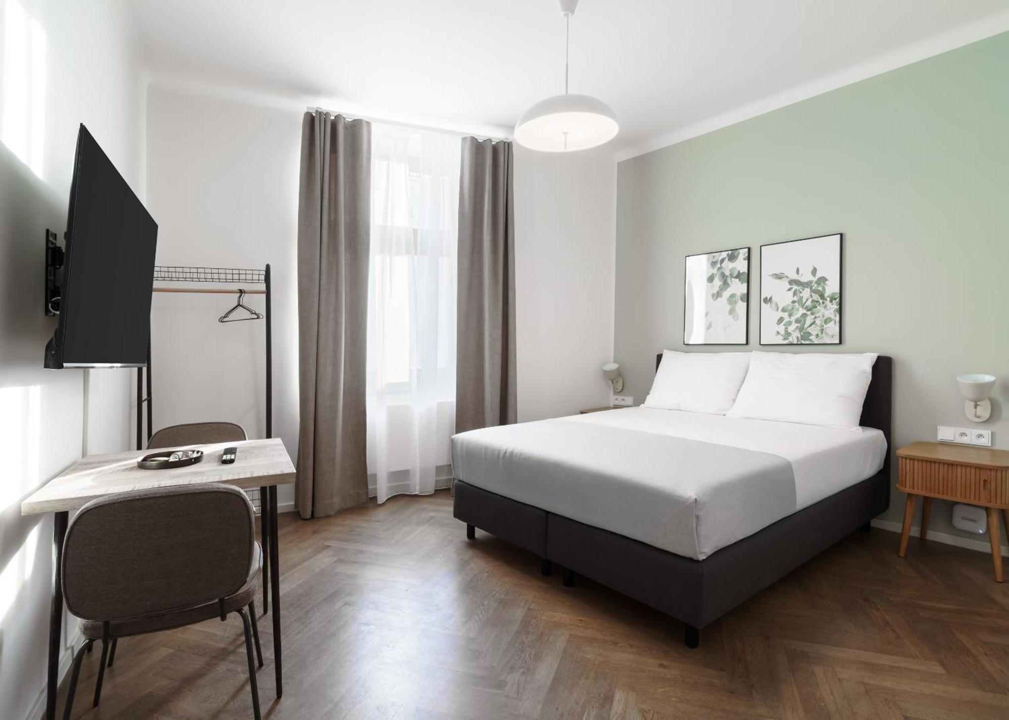 Queen Room
